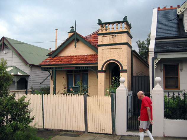dulwich-hill-house-turret-uh.jpg