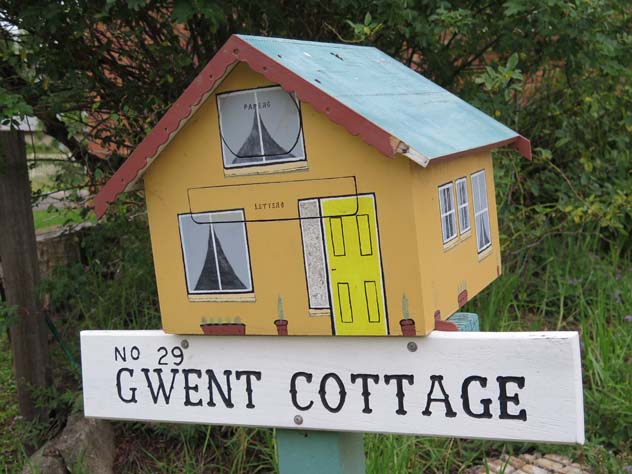 jamisontown-cottage-mailbox-um.jpg