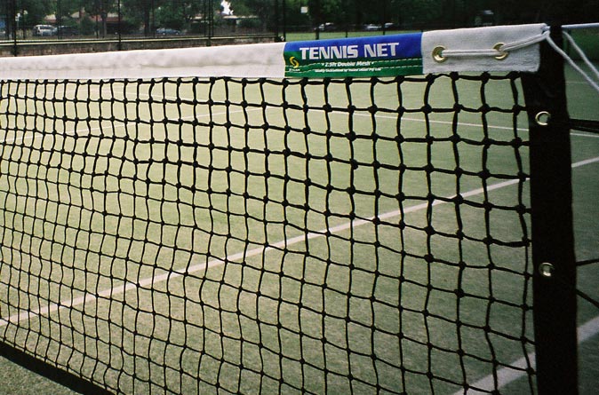 longueville-sign-tennis-net-usg.jpg