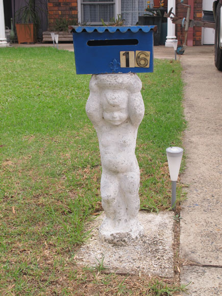 oxley-park-mailbox-heavy-um.jpg