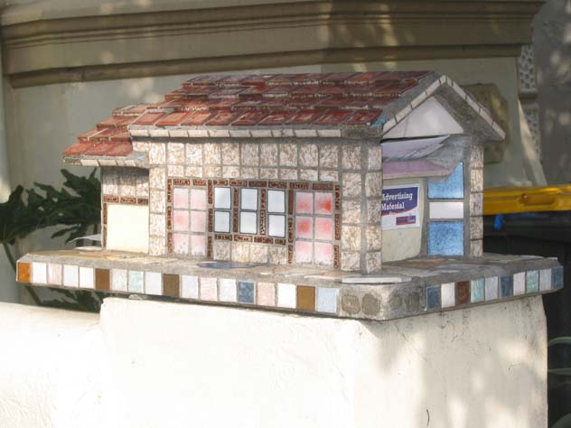 petersham-mailbox-tiled-house-um.jpg
