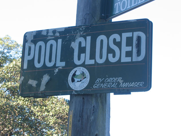 riverview-sign-pool-closed-usg.jpg