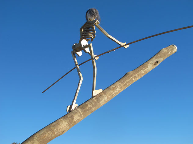 tamarama-sculpture-skeleton-structure-e.jpg