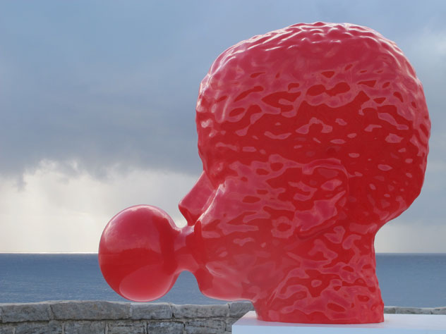 tamarama-bubble-gum-sculpture-e.jpg
