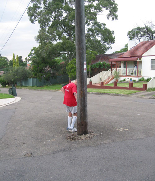 westmead-pole-in-middle-of-road.w.jpg