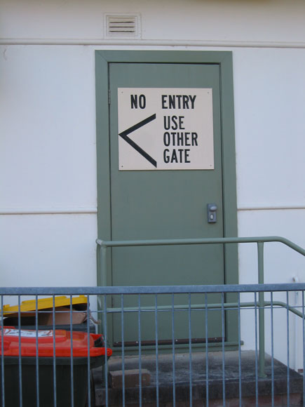 asquith-sign-gate-door-confusion-usg.jpg